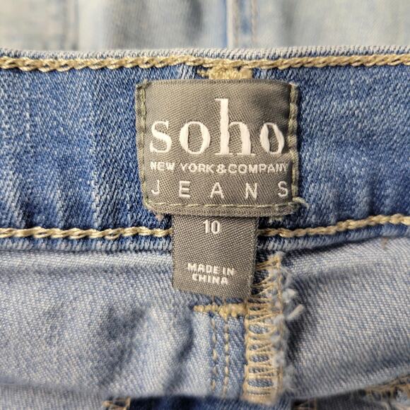 Soho Shorts Womens 10 Blue Denim Distressed Thrashed Raw Hem Ripped - Picture 2 of 11